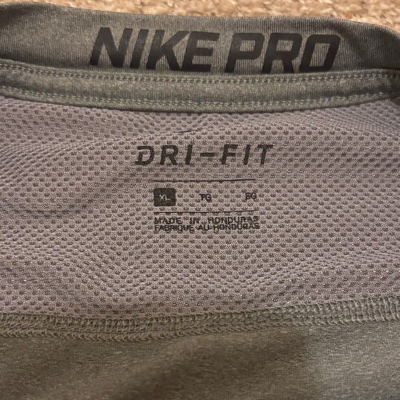 Nike Pro Sleeveless Top - Picture 2 of 5